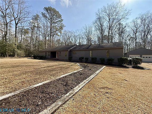 2nd image of 1095 Laurel Point Rd