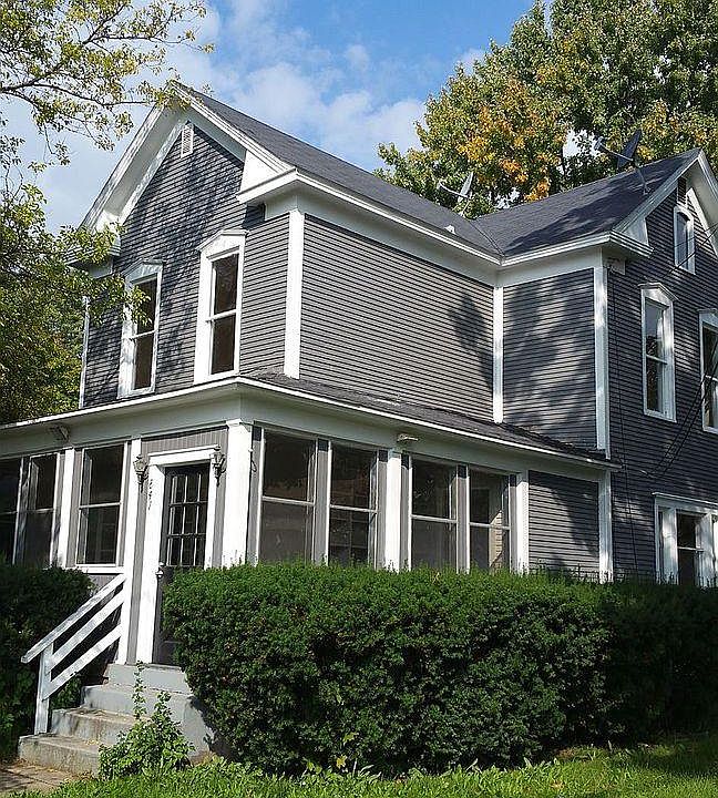 1st image of 843 2nd St NW