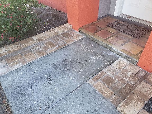 3rd image of 118 Bearss Cir