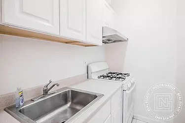 Rented by Nolita Group