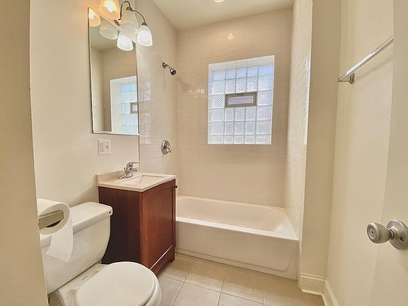 3rd image of 903 W Agatite Ave #3