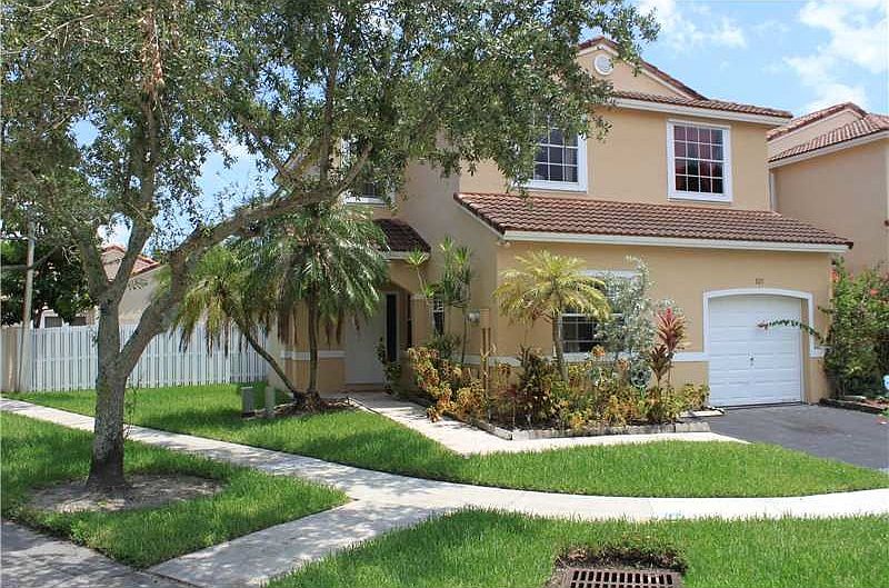 1st image of 823 SW 179th Ave