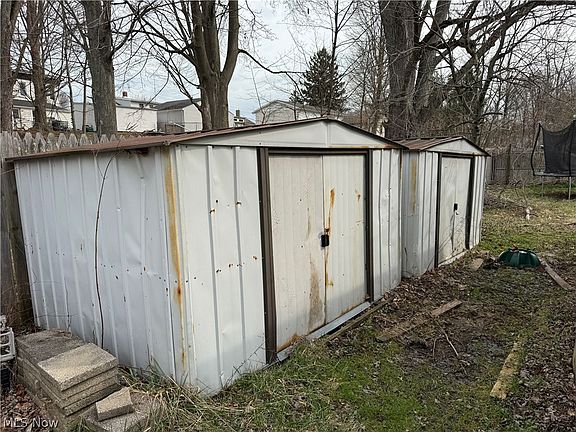 3rd image of 45 S Cedar St