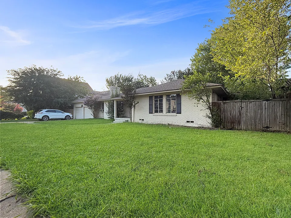6239 Walnut Hill Ln
