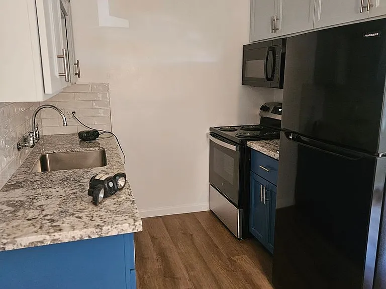 5319 Gordon Dr — Photo 11