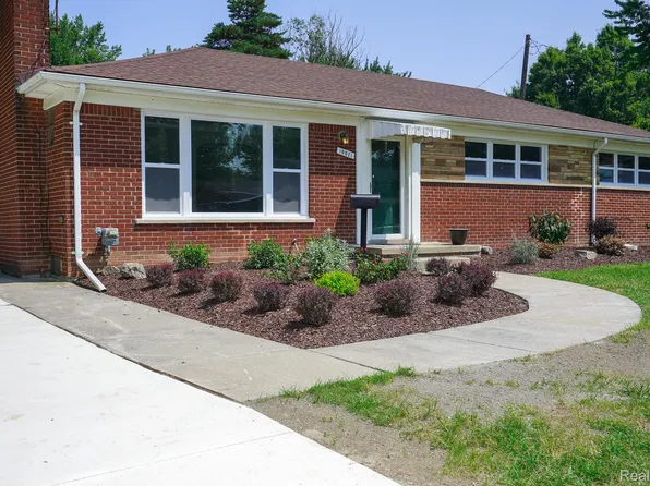 19071 Veronica Ave, Eastpointe, MI 48021