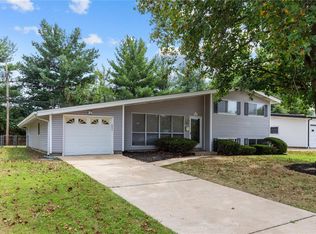 2280 Martin Dr, Florissant, MO 63033