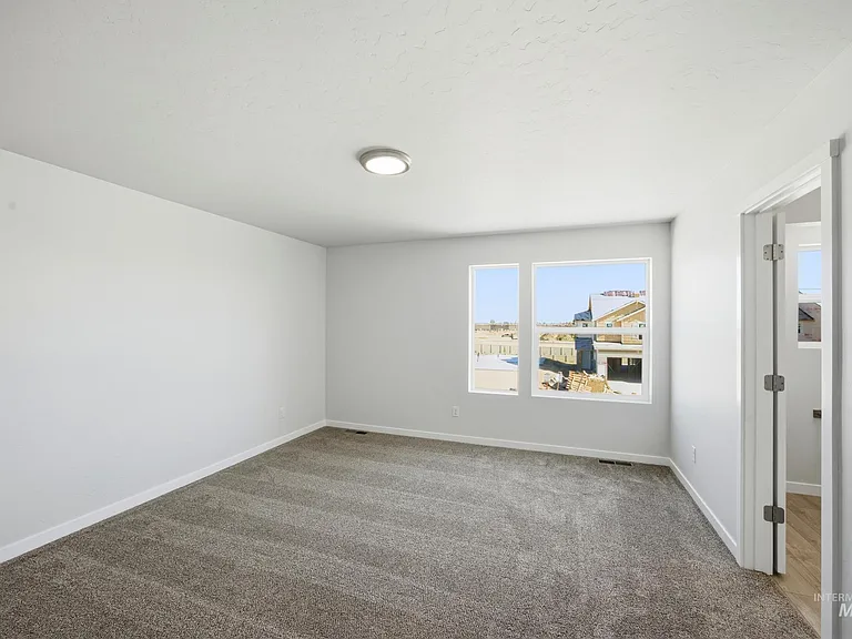 10863 Greensboro St — Photo 12