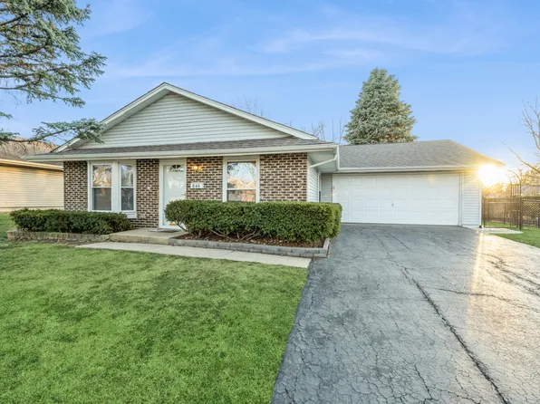 846 Springfield Dr, Roselle, IL 60172