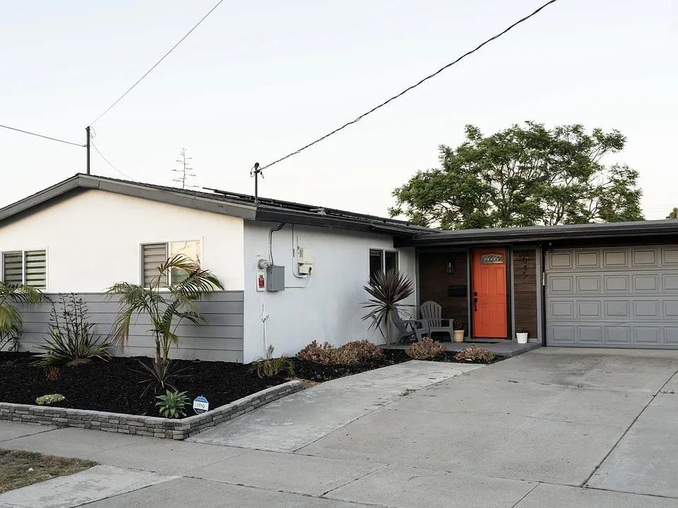 4845 Longford St