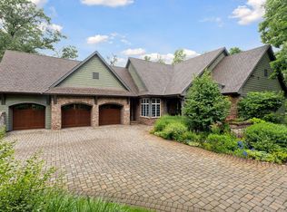 29 Pine Rd, North Oaks, MN 55127