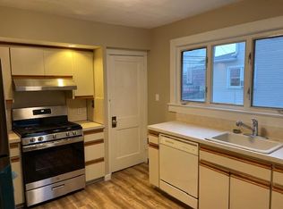 86 New Milford Ave, Dumont, NJ 07628