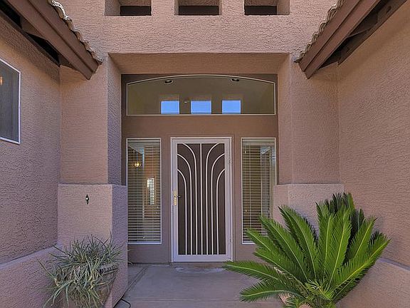 4th image of 8449 W Paradise Dr
