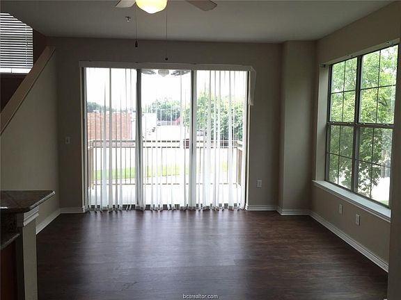 5th image of 351 George Bush Dr