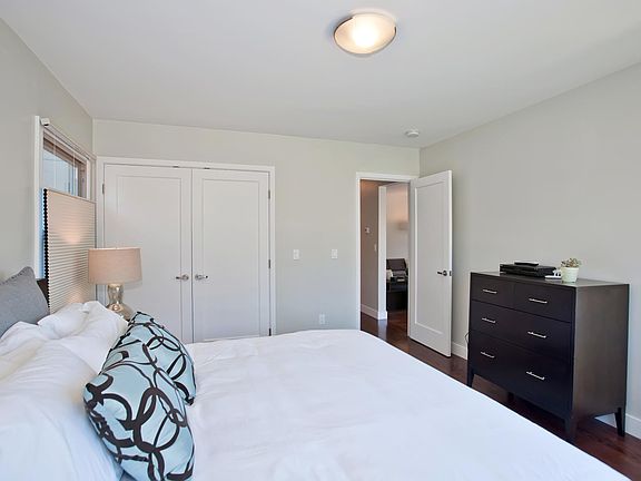 4th image of 537 Fern Gln