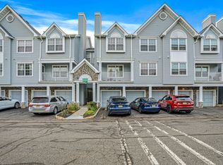 199 Prestwick Way, Edison, NJ 08820