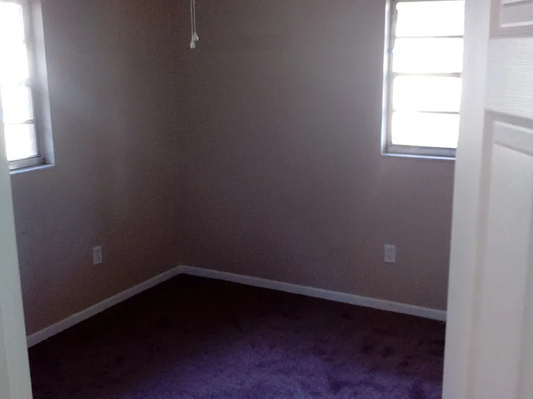 135 W Gardenia Dr — Photo 4
