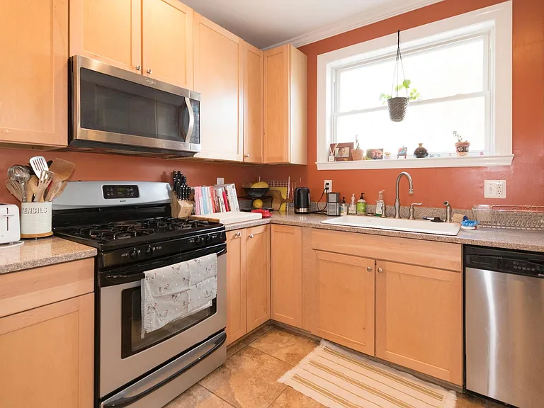 1205 Delafield Pl NW — Photo 15