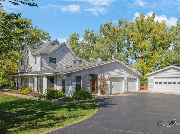 2472 W Red Oak Rd, Freeport, IL 61032