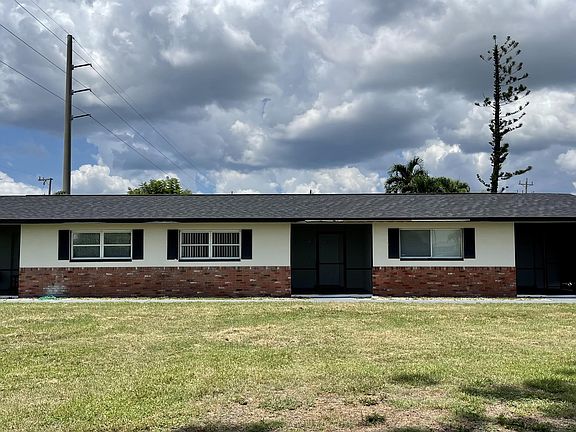 5th image of 230 SW 47th Ter APT 2