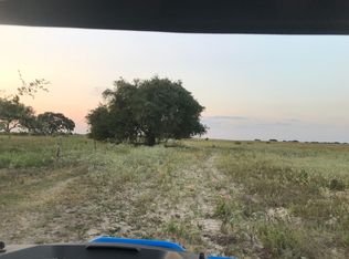 975 County Road 777, Devine, TX 78016