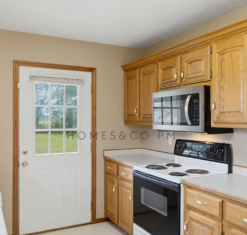 1239 W Bluegrass Rd — Photo 8
