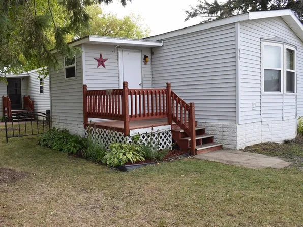 916 Reserve Ave, Thief River Falls, MN 56701