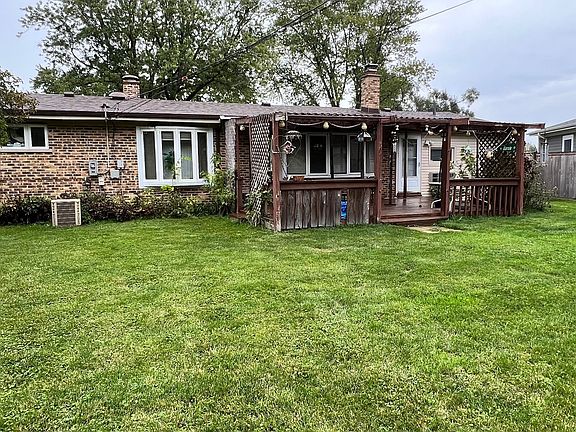 4th image of 1114 N Race Ave