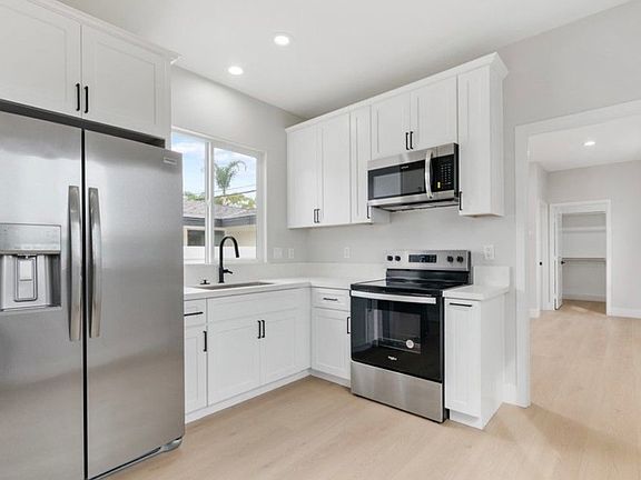 2nd image of 1604 S Orange Ave #2