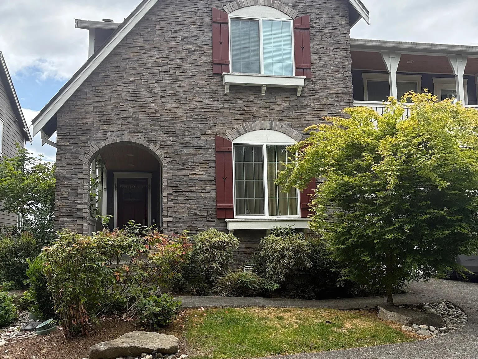 6 bed, 4164 sqft, $6,495 — Photo 2