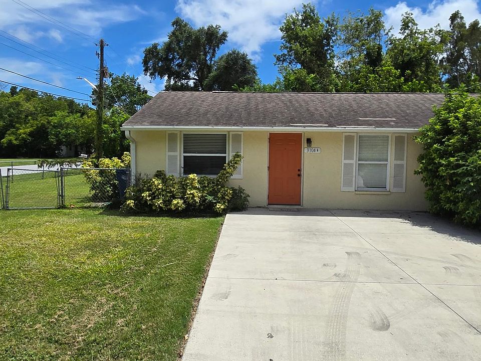Large Driveway with Plenty of Parking
