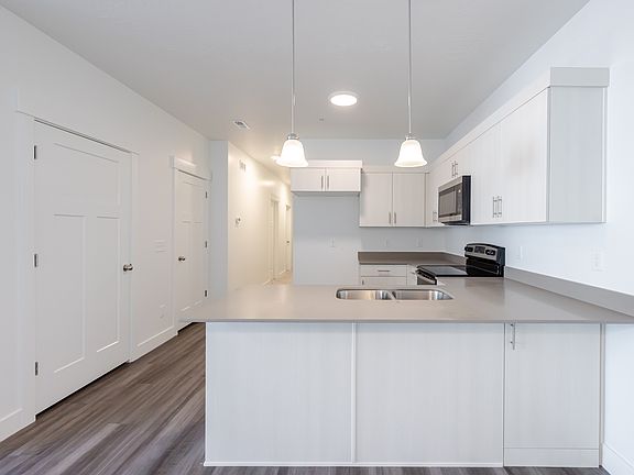 4th image of 4662 S Poplar Way #Q301