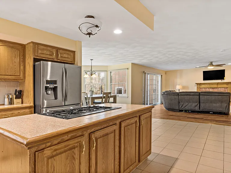 25 Dale Hill Dr — Photo 5