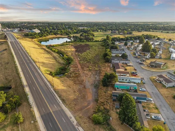 S Rock Island Ave, El Reno, OK 73036