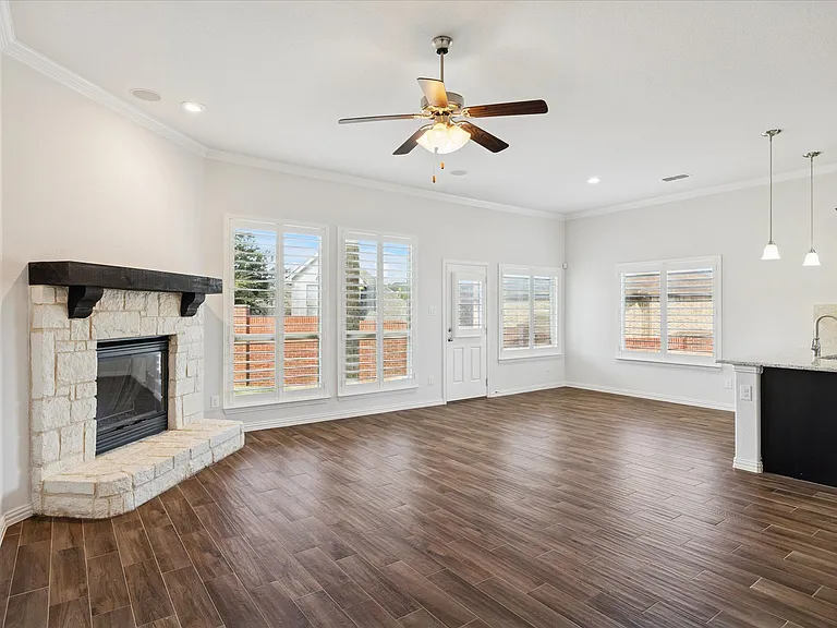 5805 Canyon Oaks Ln — Photo 11