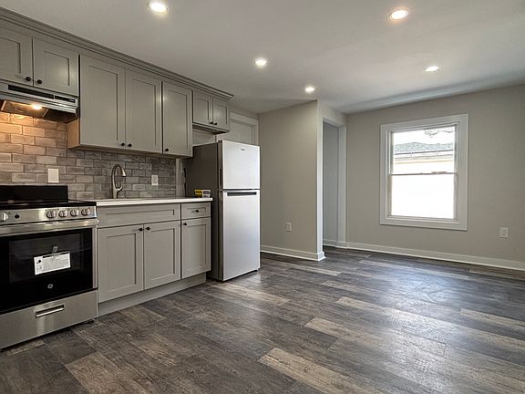 4th image of 19 Oak St #2A