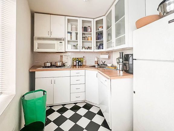 5th image of 85-53 Eliot Ave #2D