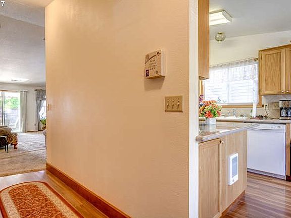 5th image of 8902 NE 137th Pl