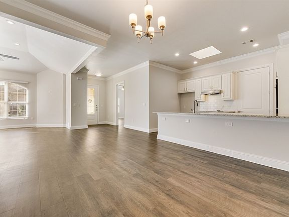 4th image of 8841 Creek Run Rd #403