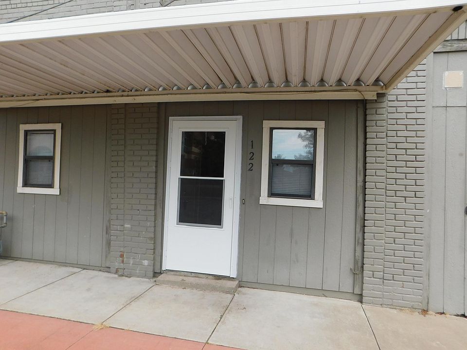 1st image of 122 W Pine Ave