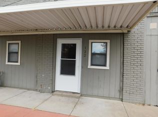 122 W Pine Ave, El Dorado, KS 67042