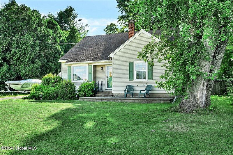 2nd image of 935 Inman Road