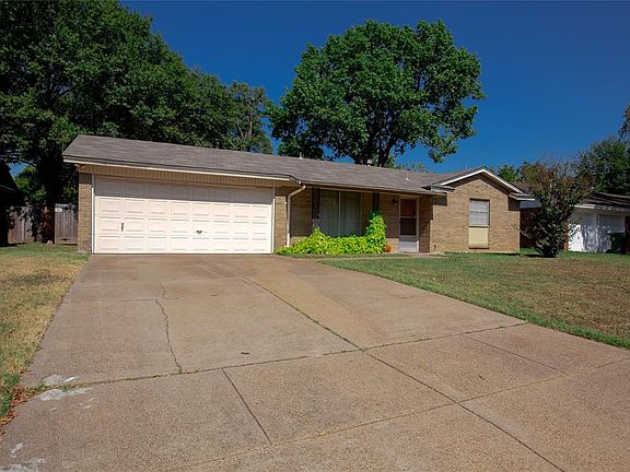 2nd image of 2509 Hollywood Dr