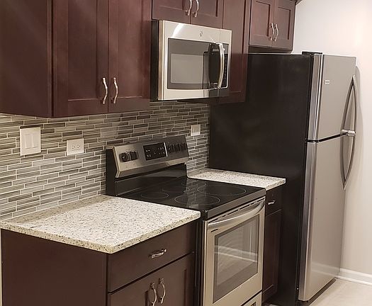 4th image of 1675 Kiowa Dr APT 203