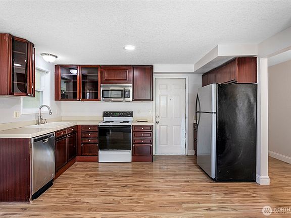 5th image of 3406 NE Powers Court