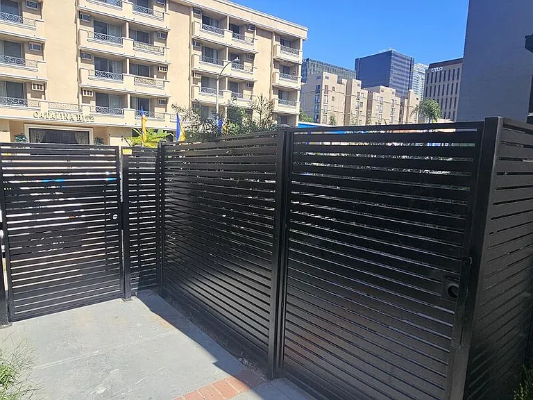 537 S Catalina St — Photo 14