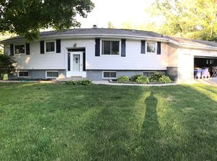 922 Van Ess Ave NW, Grand Rapids, MI 49504