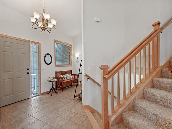 4th image of 1155 Kingswood Cres
