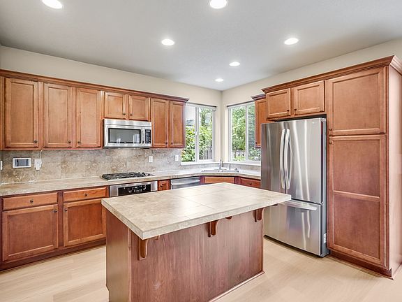 4th image of 6300 NE Whitewood Dr