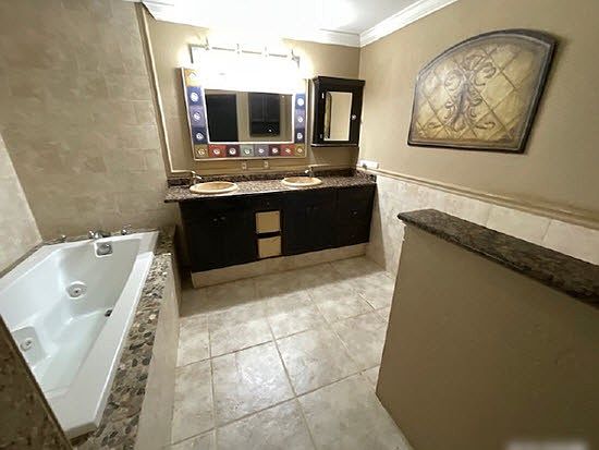 5th image of 3645 Mirror Lake Dr